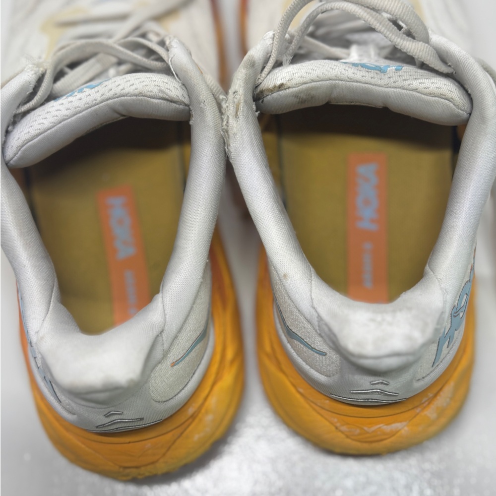 Women’s Hoka Arahi 6 size 8 - Picture 9 of 11